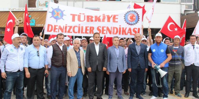 İzmir Deniz Ulaşımında Grev Tehlikesi