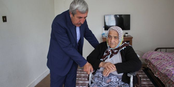 Başkan Şahiner’den Tekerlekli Sandalye Yardımı