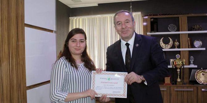 Şahiner’den Öğrencilere Teşekkür Belgesi