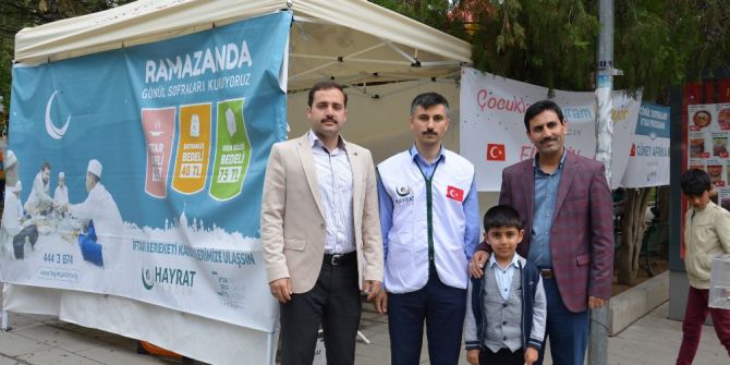 Dernekten 37 Ülkeye İftar Sofrası