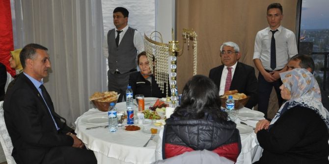 Vali Doğan, Şehit Ve Gazi Aileleriyle İftarda Buluştu