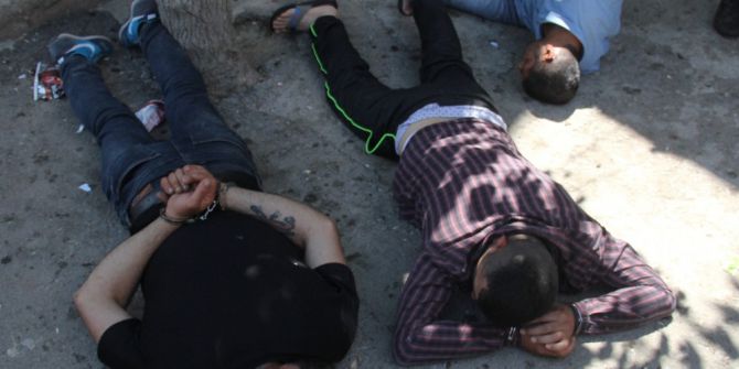 Polis Önce Zanlıları, Sonra Silahları Dizdi