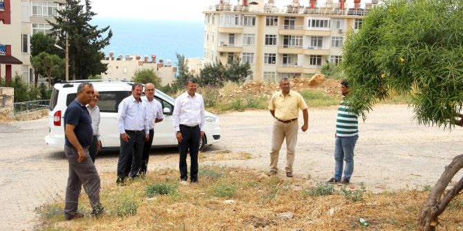 Silifke’de Kaldırım Düzenleme Ve Asfaltlama Çalışmaları Sürüyor