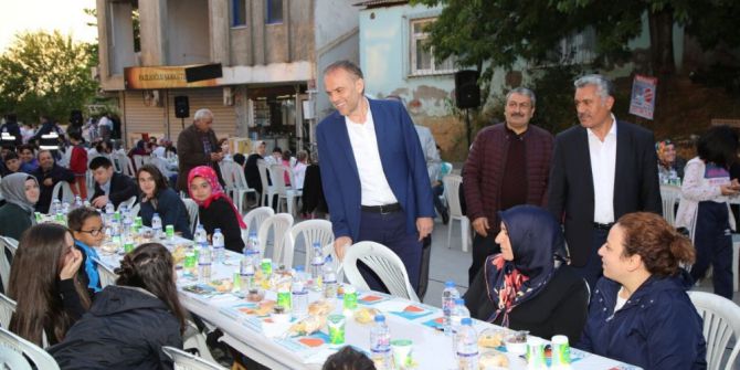 Çekmeköy’de Geleneksel Sokak İftarları Başladı