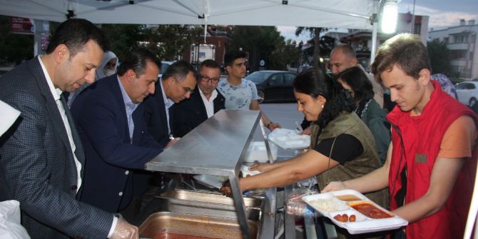 Menderes’te İftarlar Bir Başka Güzel