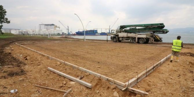 Yeniköy Sahiline Büyükşehir Eli Değdi