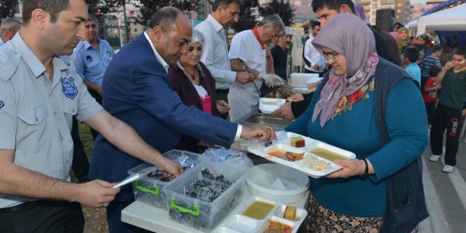 Çiğli Balatçık’ta İftar Sofrası