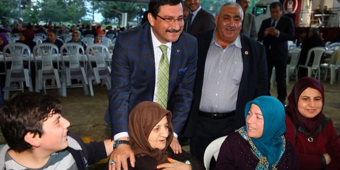 Keçiören Belediyesi İftar Sofrasını Ayvalı’da Kurdu