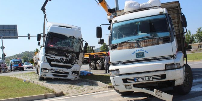 Antalya’da Trafik Kazası: 1 Ölü