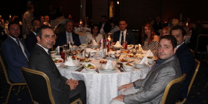 Tasavvufçu Yazar Cemalnur Sargut Bursa’da İftara Katıldı.