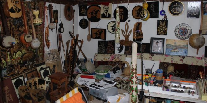 Emekli Pazarcı Atıkları Süs Eşyasına Çevirdi