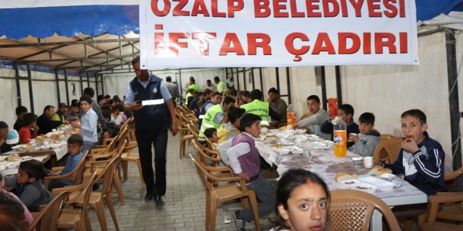 Özalp Belediyesinden İftar Çadırı