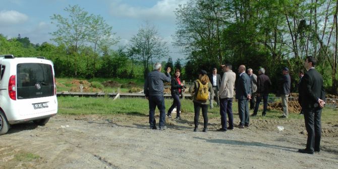 Akçakoca’da Yapılan Semt Sahalarının İkincisi Tamamlanıyor