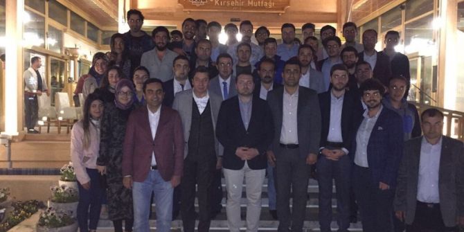 Ak Parti Gençlik Kolları Genel Başkanından Sahur Ziyareti