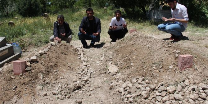 37 Yıllık Evli Çift, Bir Gün Arayla Öldü, Aynı Gün Toprağa Verildi