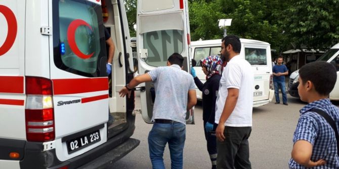 Otomobil İle Motosiklet Çarpıştı: 1 Yaralı