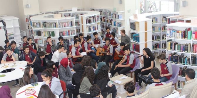 Müzik Eşliğinde Kitap Okudular