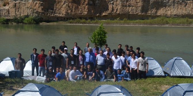 Gençler Hasankeyf’te Kamp Kurdu