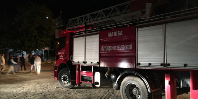 Deprem Bölgesinde İtfaiye Ekiplerinden Yoğun Mesai