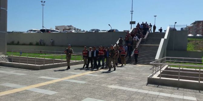 Akaryakıt Firmalarına Pkk Operasyonunda 8 Tutuklama