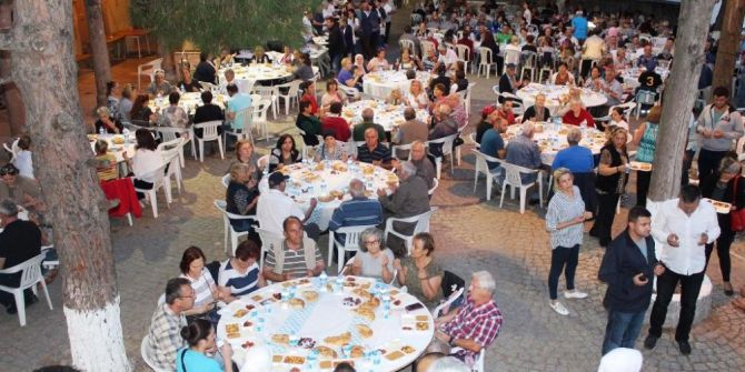 Ayvalık Belediyesi’nden Küçükköy’de İftar