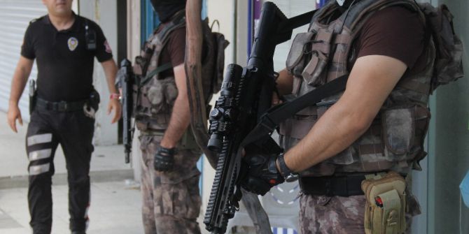 500 Polis İle Husumetli Ailelere Şok Baskın