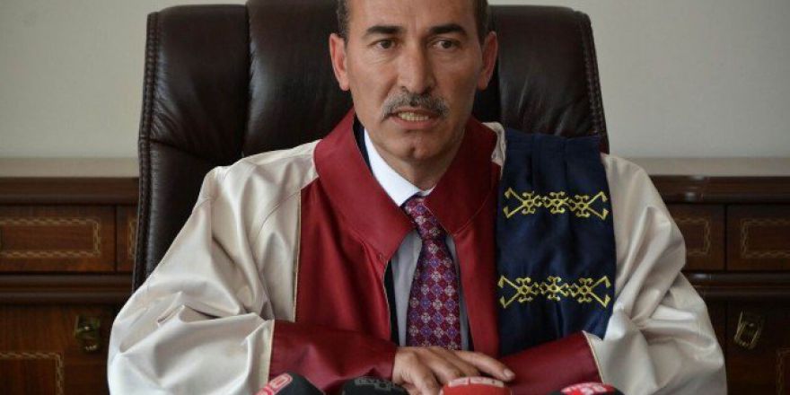 Cumhuriyet Üniversitesi’nde Devir Teslim Yapıldı