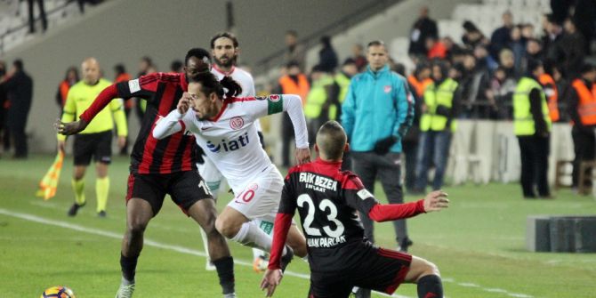 Antalyaspor İle Gaziantespor Süper Lig’de 36. Randevuda