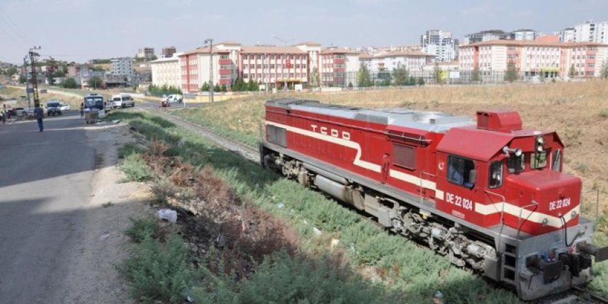 Batman’da Trenin Çarptığı Motosikletli Çocuk Öldü