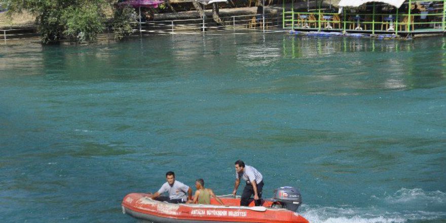 Balık Avlarken Mahsur Kaldı