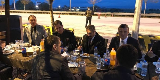 Vali Çelik Orucunu Görev Başındaki Polislerle Açtı