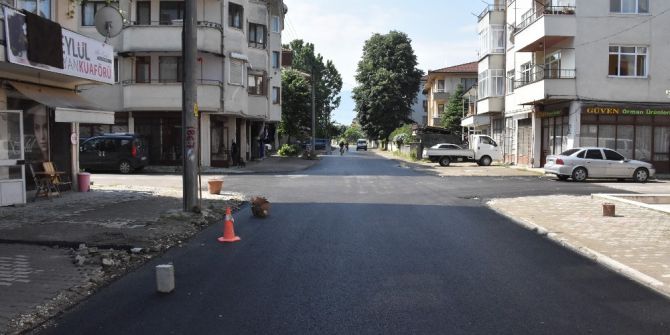 Düzce Belediyesi Azmimilli Mahallesinde Asfalt Çalışmasına Başladı