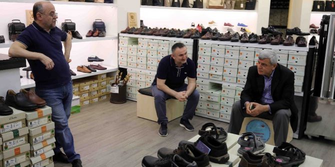 Başkan Karaosmanoğlu, İzmit Esnafını Ziyaret Etti