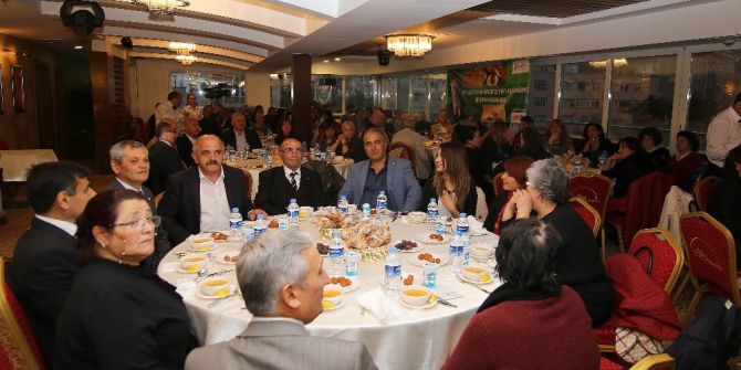 Başkan Taşdelen Çankaya’nın Muhtarları İle İftarda Buluştu