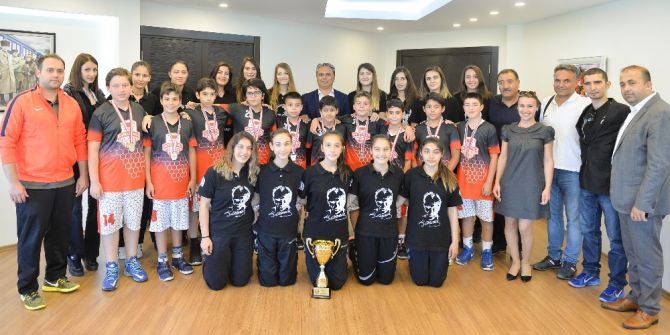 Şampiyonlar Muratpaşa’da