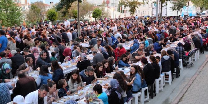 Süleymanpaşa Belediyesinden 100. Yıl Mahallesinde Dev İftar