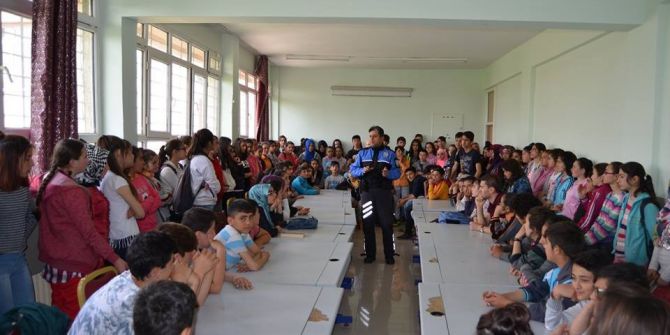 Öğrencilere “İnternet Ve Sosyal Ağların Güvenli Kullanımı” Anlatıldı