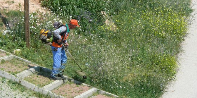 Yabani Ot Temizleme Ve İlaçlama Çalışmalarına Hız Verildi