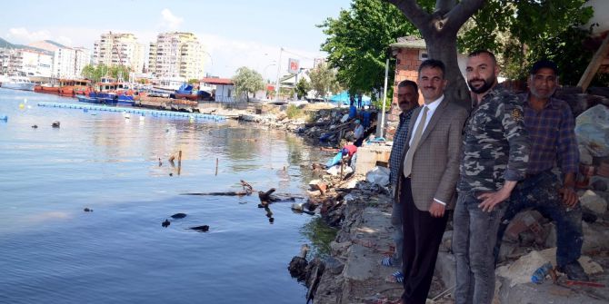 Balıkçı Barınağı Yenileniyor