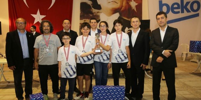 Başak Kolejinden İzmir 16. Beko Satranç Turnuvasında Büyük Başarı