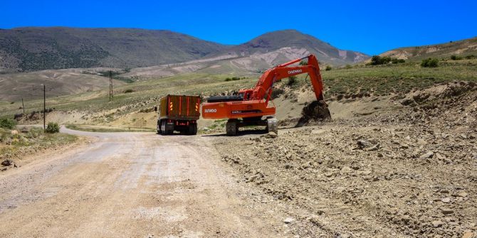Darende’de Yol Açma Ve Genişletme Çalışmaları