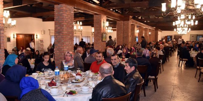 Başkan Tiryaki, Altındağlılarla İftar Sofrasında Buluştu