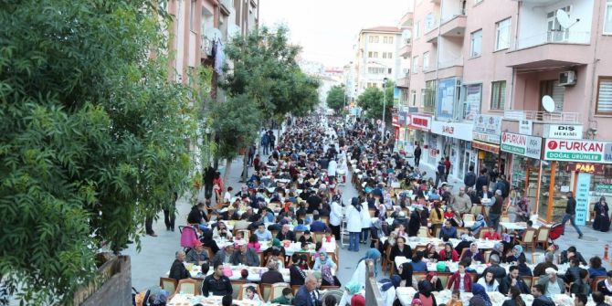 Niğde Belediyesi Mahalle İftarları Düzenliyor