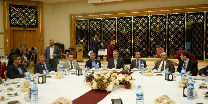 Başkan Çakır İftar Programında Muhtarlarla Bir Araya Geldi