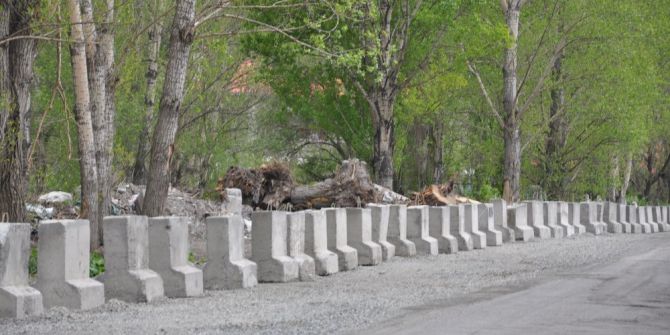 Belediye’den Hafriyat Dökümüne Beton Bariyerli Engel