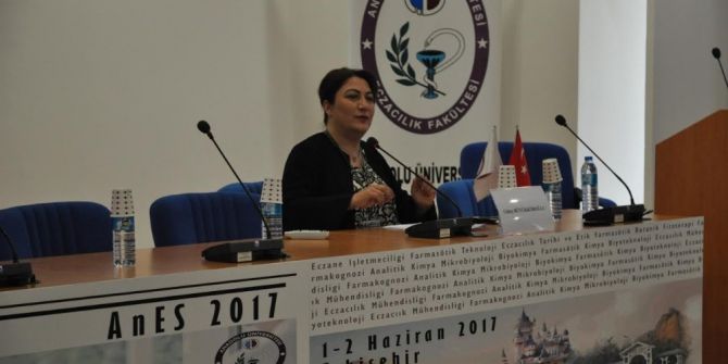 1. Ulusal Anadolu Üniversitesi Eczacılık Fakültesi Sempozyumu Başladı