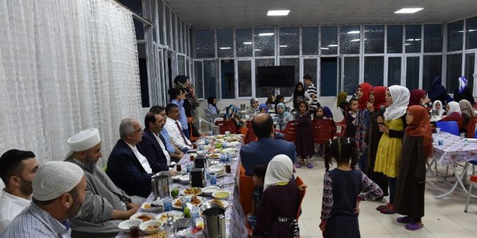 Vali Tuna Yetimlerle İftar Açtı