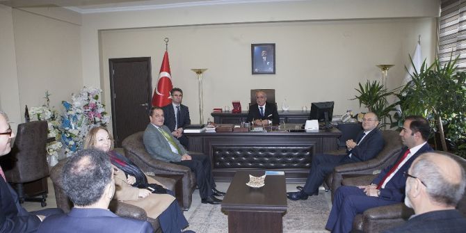 Rektör Prof. Dr. Çomaklı: “Devraldığımız Bayrağı Daha Yukarı Taşıyacağız”