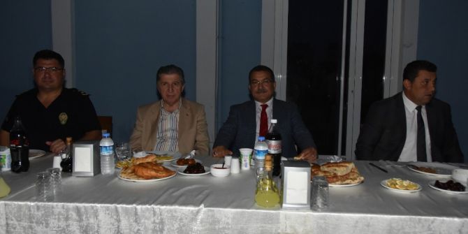 Görev Başındaki Polise İftar