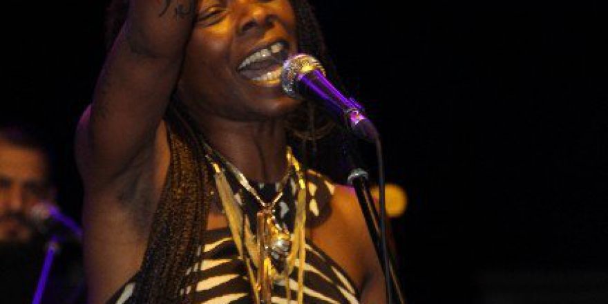 Buika Konserine Ünlü Yağdı